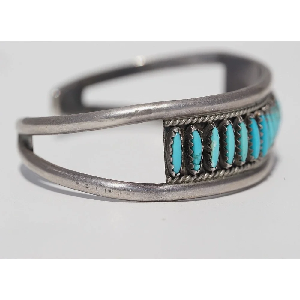 Valentino & Matilda Banteah - Zuni Native Sterling Silver Needle Point Bracelet - Picture 6 of 8